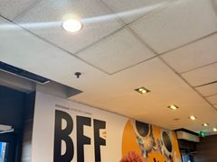 -麦当劳(哈西万达店)