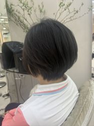 -十六番发型师事务所