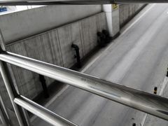-吾悦生活广场上海飞航店-地下停车场