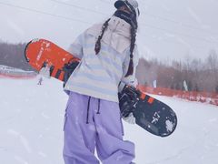 -亚布力新体委滑雪场