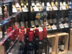 -中百仓储超市有限公司(越秀星汇维港店)