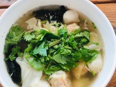 鱼丸虾肉馄饨-手劲鱼丸馄饨铺(哈一百店)