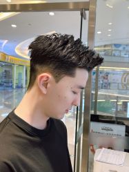 -BULB STUDIO 巴柏明星发型工作室