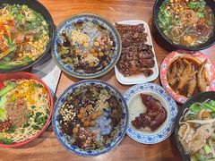 -爆炸头阿姨小四川正宗川味小吃(无任何分店)