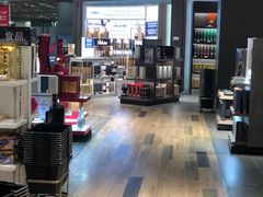 -日上免税店(三径路t3店)