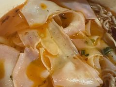 -卡罗酒店(东门晒布地铁站店)