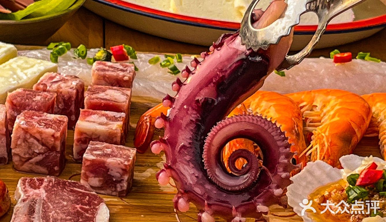 重庆南山上看夕阳烤烧烤真的太美啦