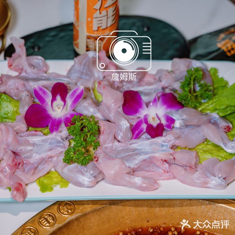 昆明美食|辣上头的蛙火锅·捞三国