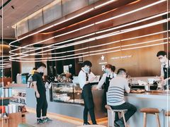 -星巴克臻选(上海虹桥新天地三店)