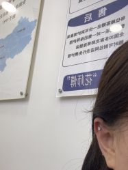 -花师傅专业手穿耳洞打耳洞穿孔