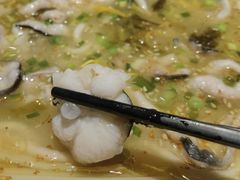 酸菜鸭嘴鱼-漓江又一軒·广西菜·桂林米粉(梅林店)