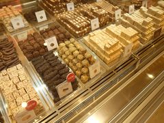 -VENCHI 闻绮(北京国贸商城店)