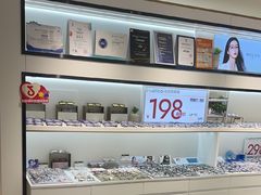 -J-Optical佳视明眼镜·蔡司视觉(青岛金茂览秀城店)