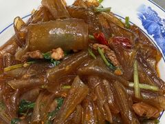 香菜肉丝粉皮-八张桌子(老店)