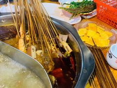 -何氏串串香火锅(翠亨店)