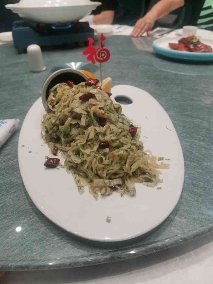 悦福瑞酒楼(郭杜店)-"朋友结婚在这里办婚礼,一楼一进来就是这个.