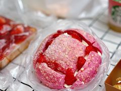草莓魔方面包-多乐之日(和平伊势丹店)