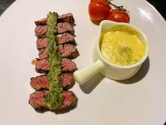 澳洲M5裙牛排配蜜汁青酱-Let'sBURGERplus·非常创意汉堡(三里屯店)