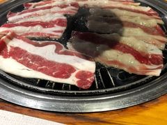 精品牛五花-唯成•韩国炭火烤肉 유성고기