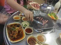 -小黑猪石板烤肉(皇冠花园店)