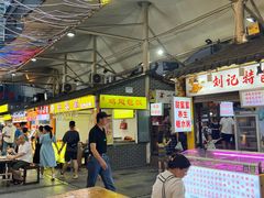 -市府路小吃城(民俗文化广场锦苑店)