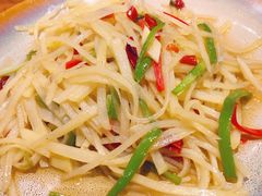 酸辣土豆丝-吉香碳烤生蚝(仙霞路店)