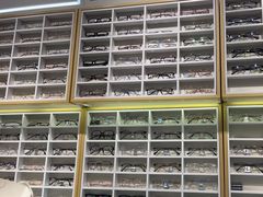 -沫芮眼镜·蔡司官方授权店(人民广场店)