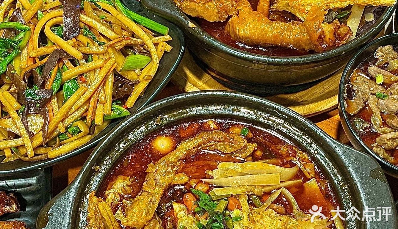 什么鸭脚煲啊!!让我一周去三次!!. 田螺鸭脚煲有多好吃