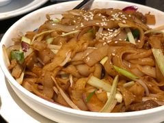 干炒牛河-汤城小厨•粤菜•靓汤(苏州街店)