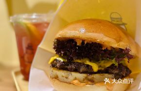 Hawaiian Cheese Pineapple Burger