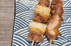 Grilled Chicken Thigh with Side Meat