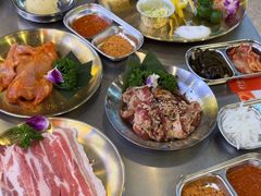-哈哈碳都·牛肋条无限自助烤肉(台江万达店)