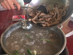 -老石黑山羊毛驴肉火锅(金凯广场店)