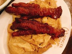 焖凤爪与腐竹-松發肉骨茶(先得坊店)