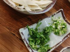 -毛辣果·贵州红酸汤牛肉火锅(西单店)