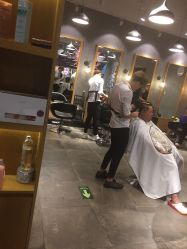 烫染-时尚殿堂明星门店