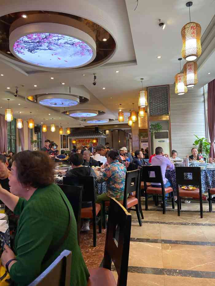 徐鼎盛民间菜(九街店)-"公司聚餐来这家老字号的中餐馆,这边的味道.