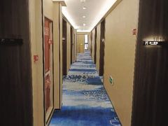 -元一商务电竞酒店(世纪城新会展中心地铁站店)