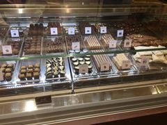 -VENCHI 闻绮(北京国贸商城店)