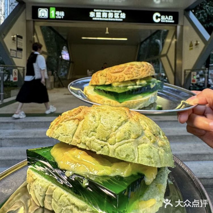 在南宁。。。靠本地人才找到的。。。好好吃