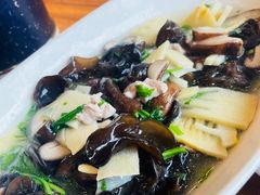 -侬佳蒸菜馆(听潮店)