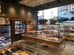 面包甜点陈列柜-巴黎贝甜(右安门店)