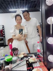 -伯爵婚纱摄影(光谷店)