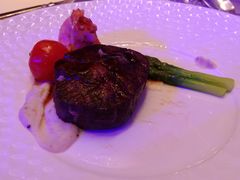 扒澳大利亚和牛里脊配老虎虾、黑松露薯泥等-北京国贸大酒店