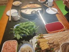 -两三事小郡肝串串香火锅(桂庙店)