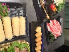 -湊湊火锅·茶憩(杭州湖滨银泰in77店)