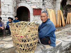 -高荡千年布依古寨旅游景区