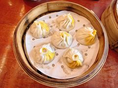 蟹粉鲜肉小笼-寄畅興·百年蟹黄面·万国建筑群(外滩27号店)