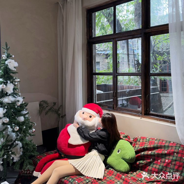 在重庆!真的不好找…但是环境好好啊!!!