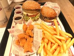 -The Habit Burger Grill 哈比特汉堡(复兴soho店)
